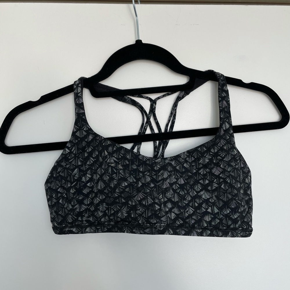 Lululemon Free to Be Sports Bra